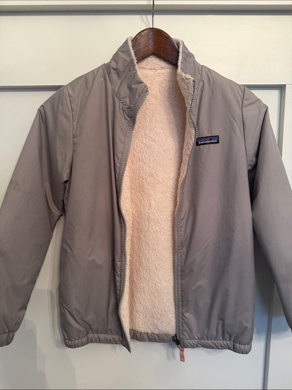 Patagonia Girls Reversible Puffer Jacket in Taupe with Cream Lining